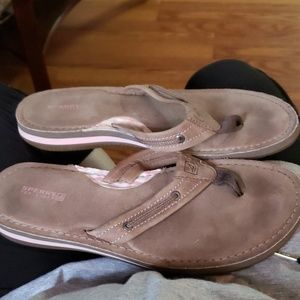 Sperry  flip flops